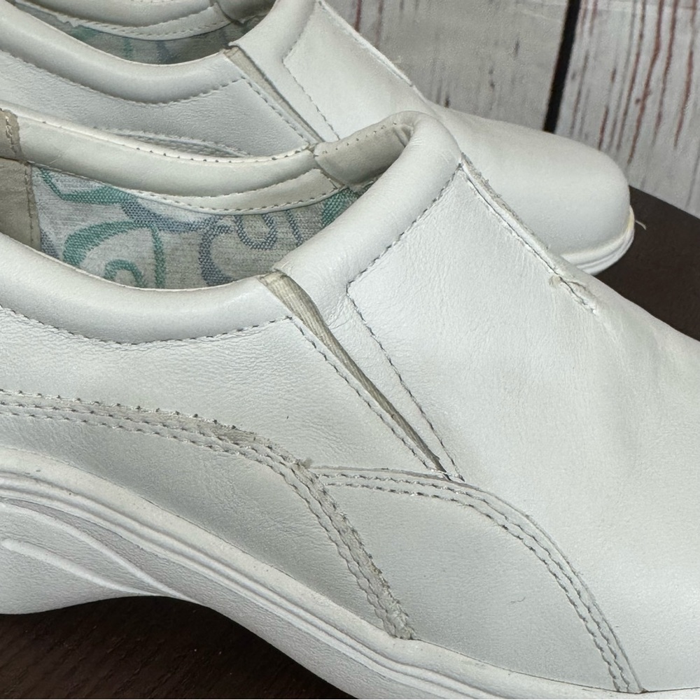 Nurse Mates White Sneakers size 6 EUC - Picture 11 of 14